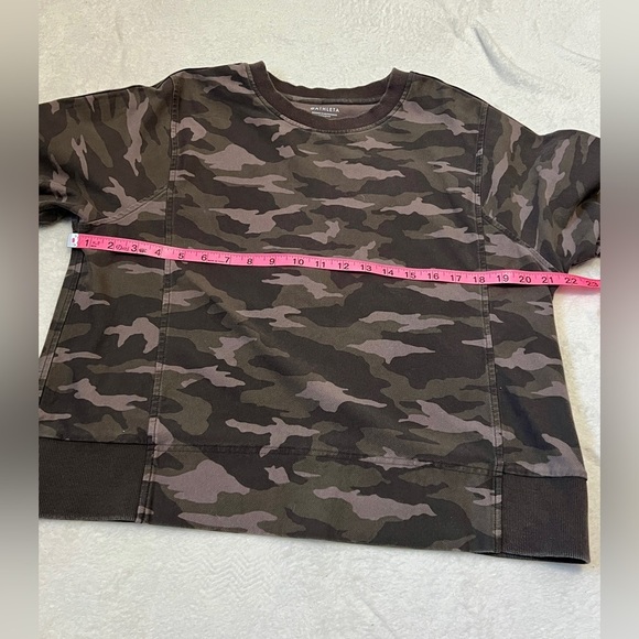 Athleta Camouflage Farallon Crewneck Top - Large - Picture 7 of 9